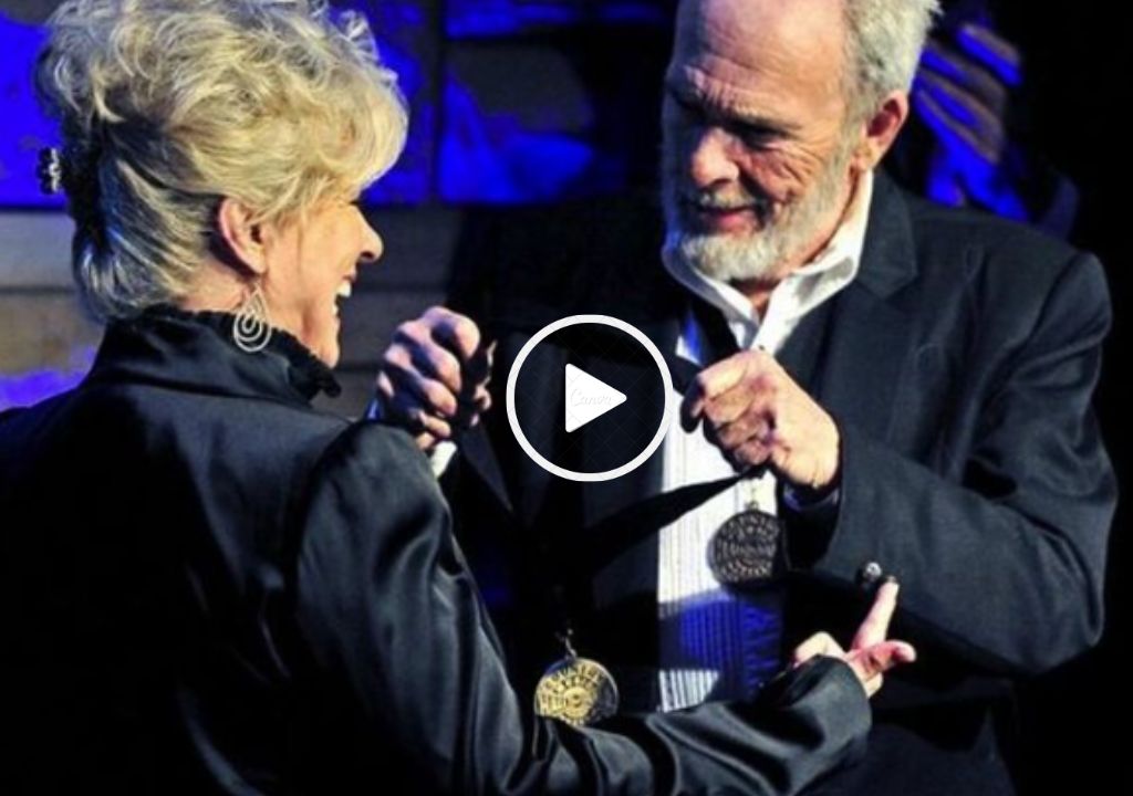 Merle Haggard & Connie Smith – A Place To Fall Apart