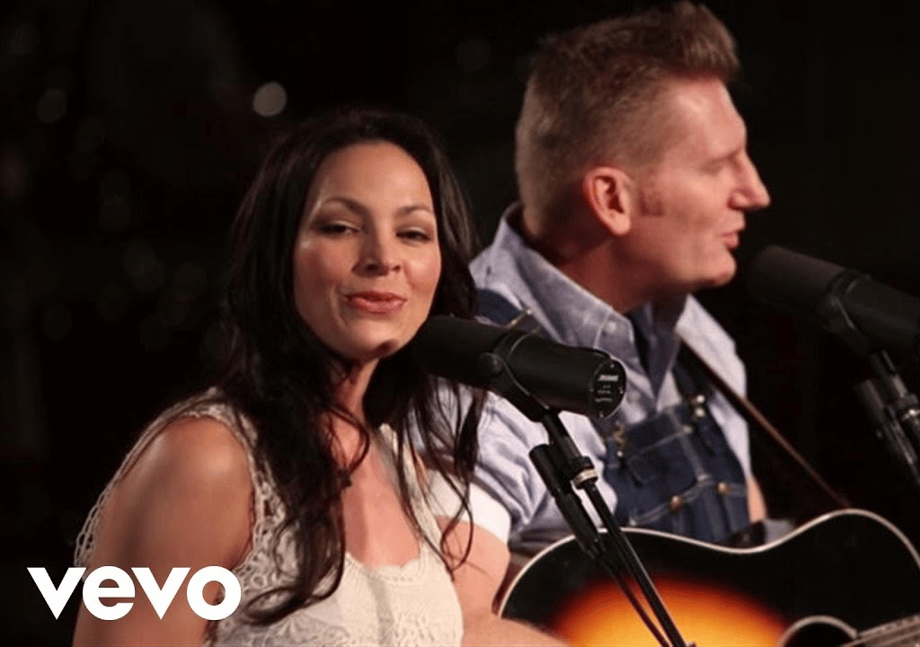 Joey+Rory – Turning To The Light (Live)