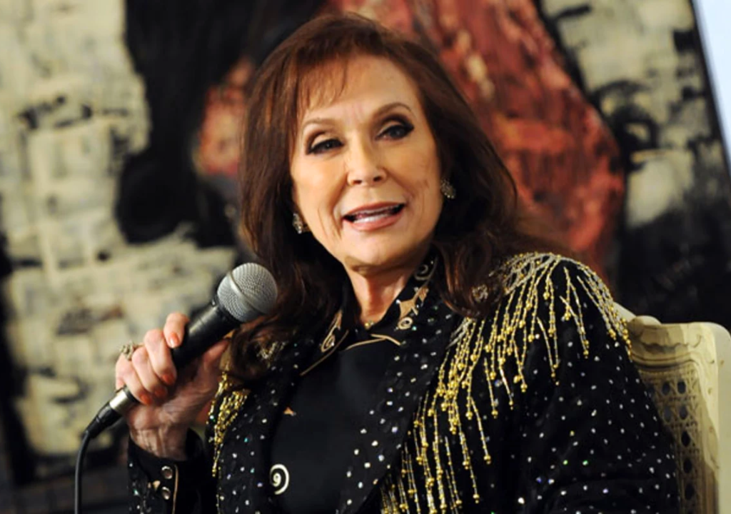 Loretta Lynn – I’m A Honky Tonk Girl