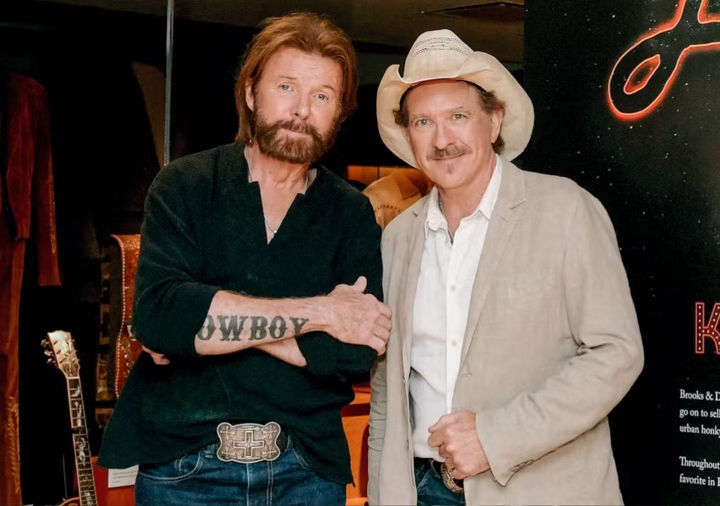 Brooks & Dunn – Neon Moon