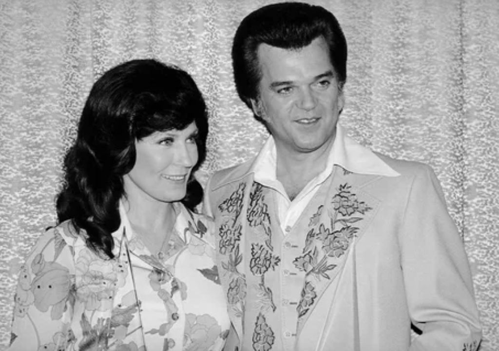 Loretta Lynn & Conway Twitty – The One I Can’t Live Without