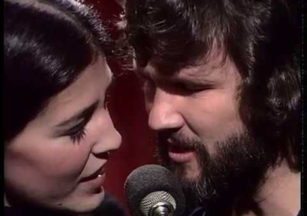 Kris Kristofferson and Rita Coolidge Help me make it through the night live 1972